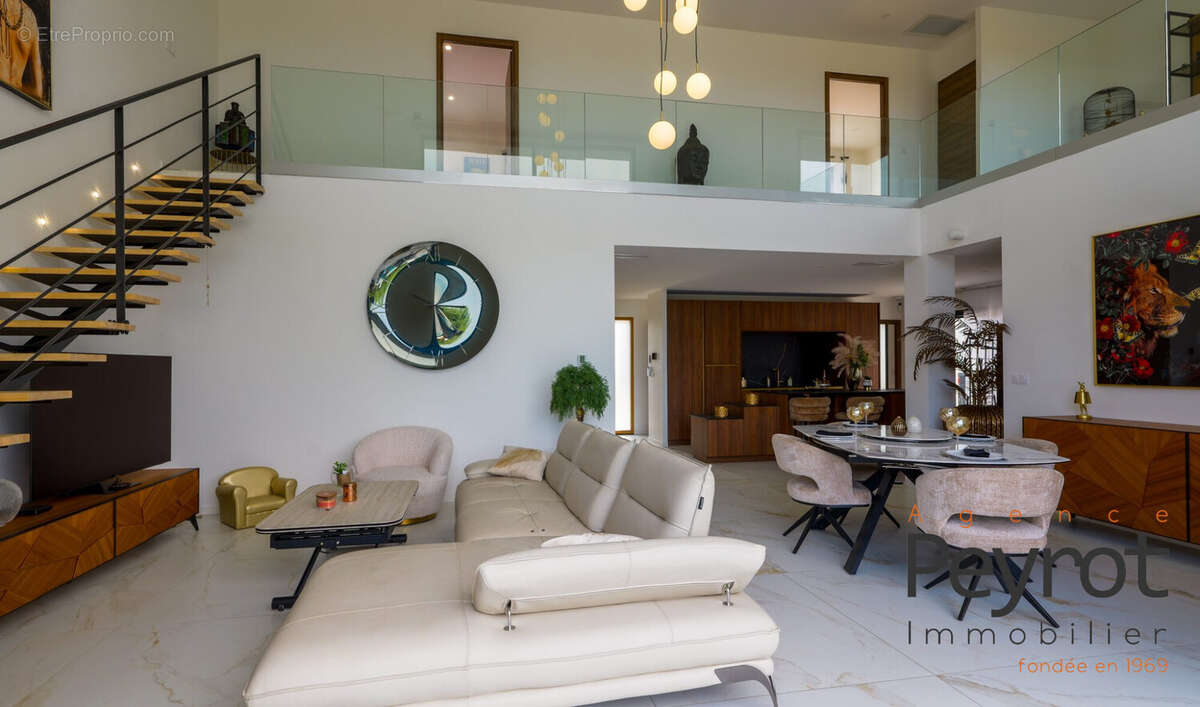 Maison 150 m² à Sainte-Marie  - photo 3