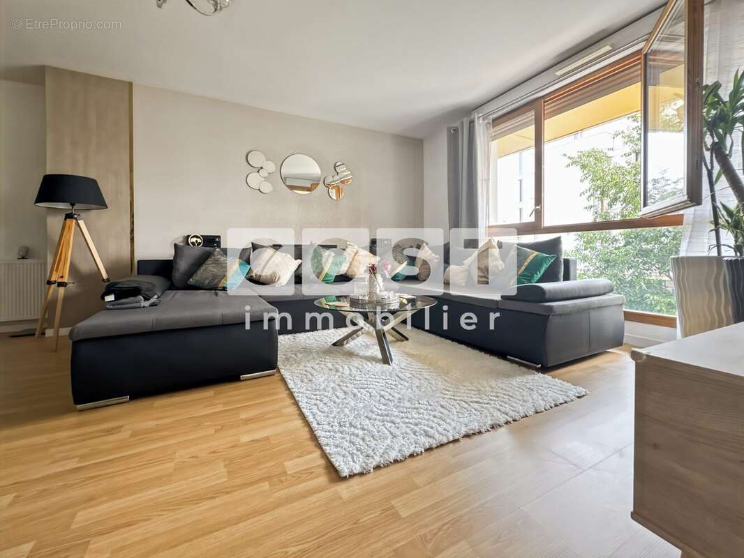 Appartement à GENNEVILLIERS