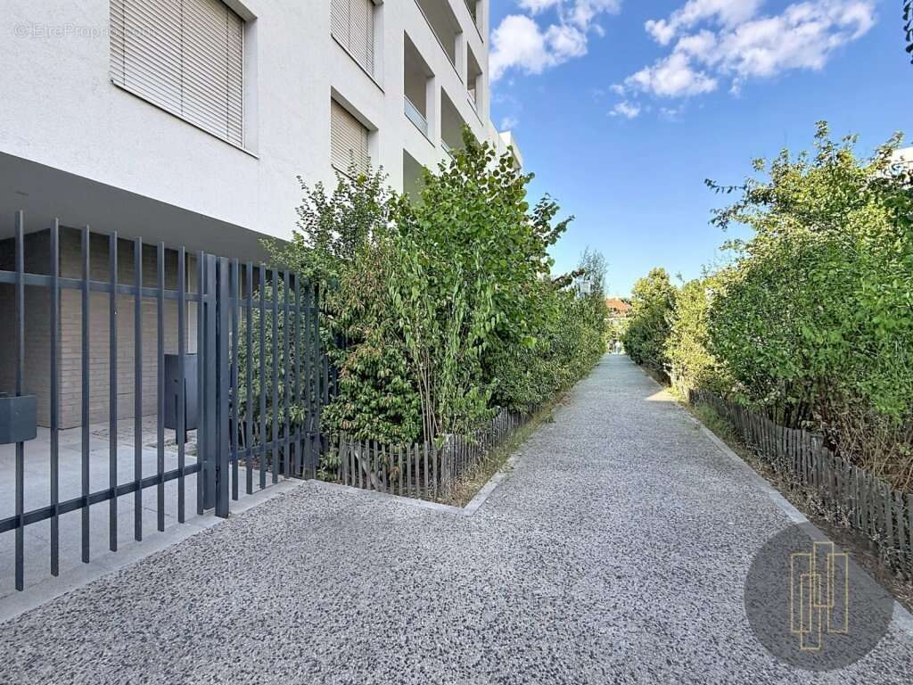 EXCLUSIVITE : VILLEURBANNE  T3 moderne (résidence de 2021) avec grand balcon, garage en sus - photo 10