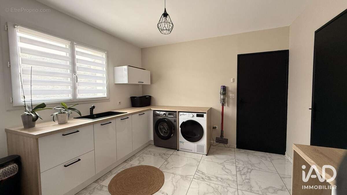 Maison 140 m² à Riorges  - photo 7