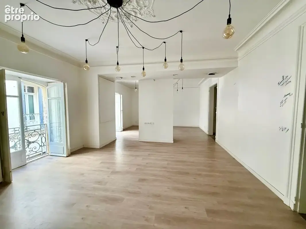 Appartement haussmannien de 101 m2 avec ascenseur - photo 2