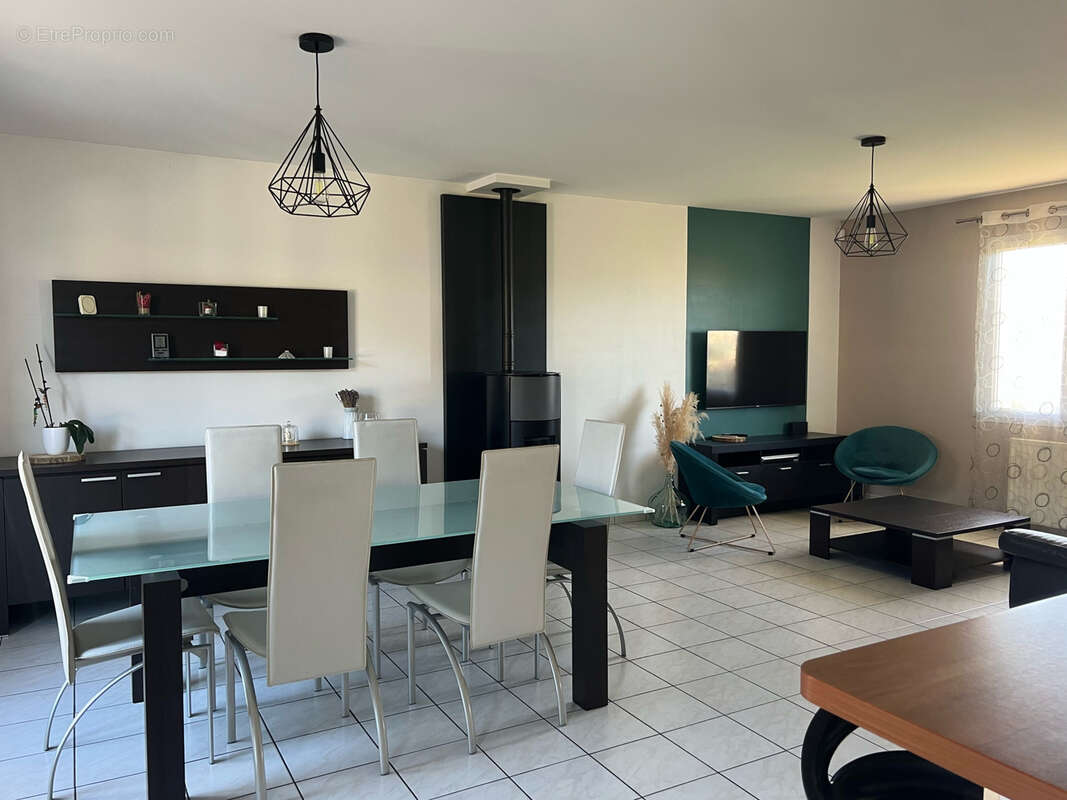 Maison à LES PONTS-DE-CE