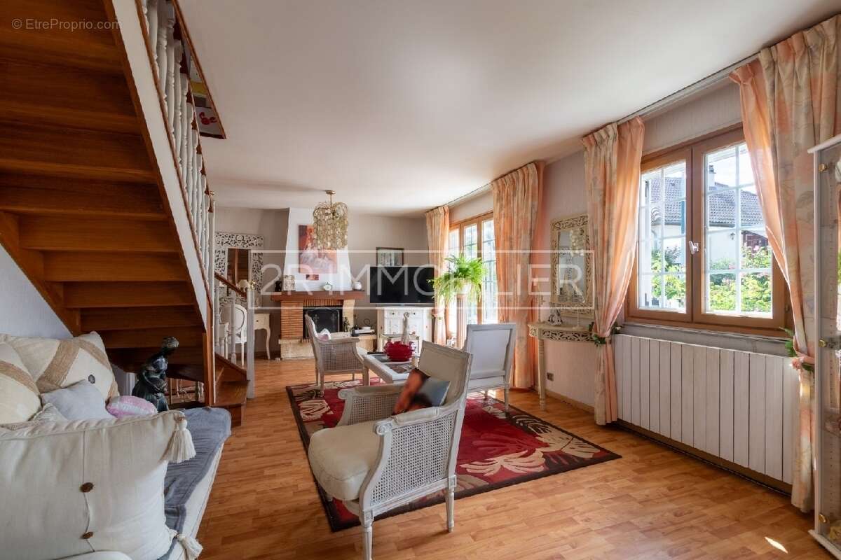 Maison à OZOIR-LA-FERRIERE