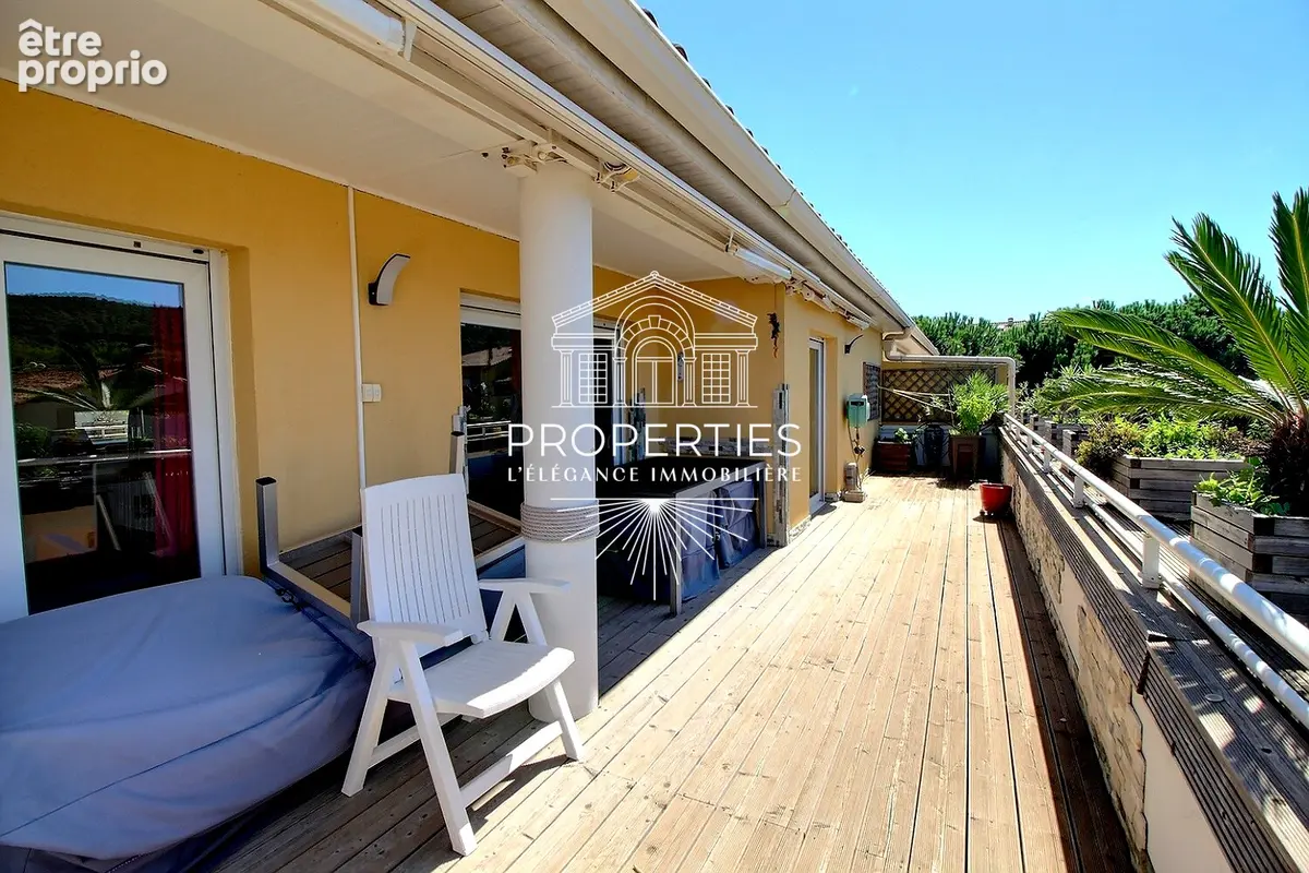 Photo Appartement à Bormes-Les-Mimosas au prix de 560 000€