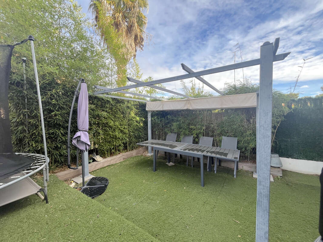 Appartement à SIX-FOURS-LES-PLAGES