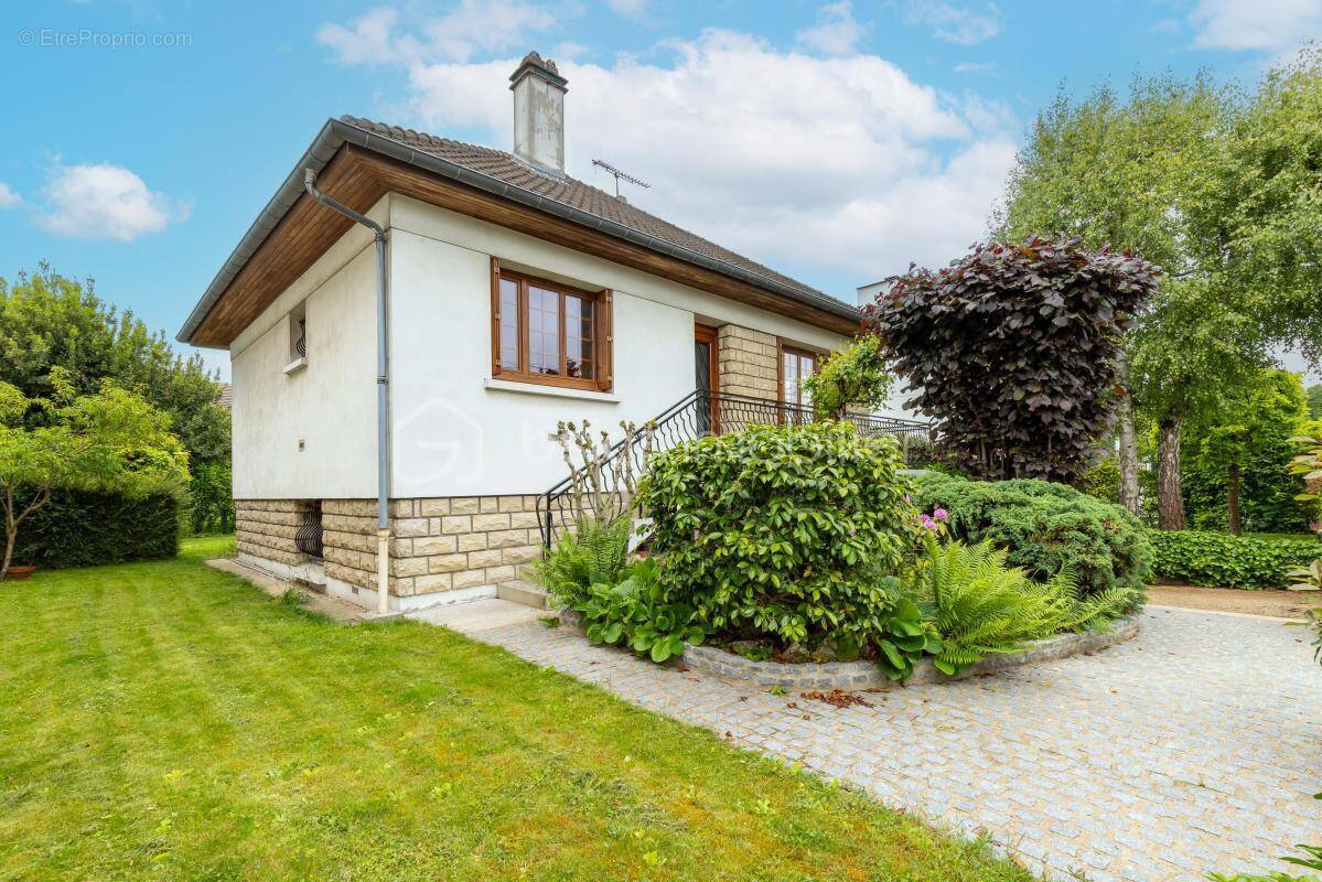Maison à VAUJOURS