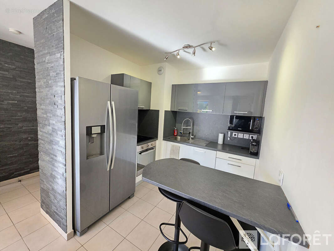 Appartement à CARROS