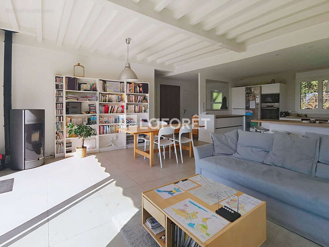 Maison à GENAY