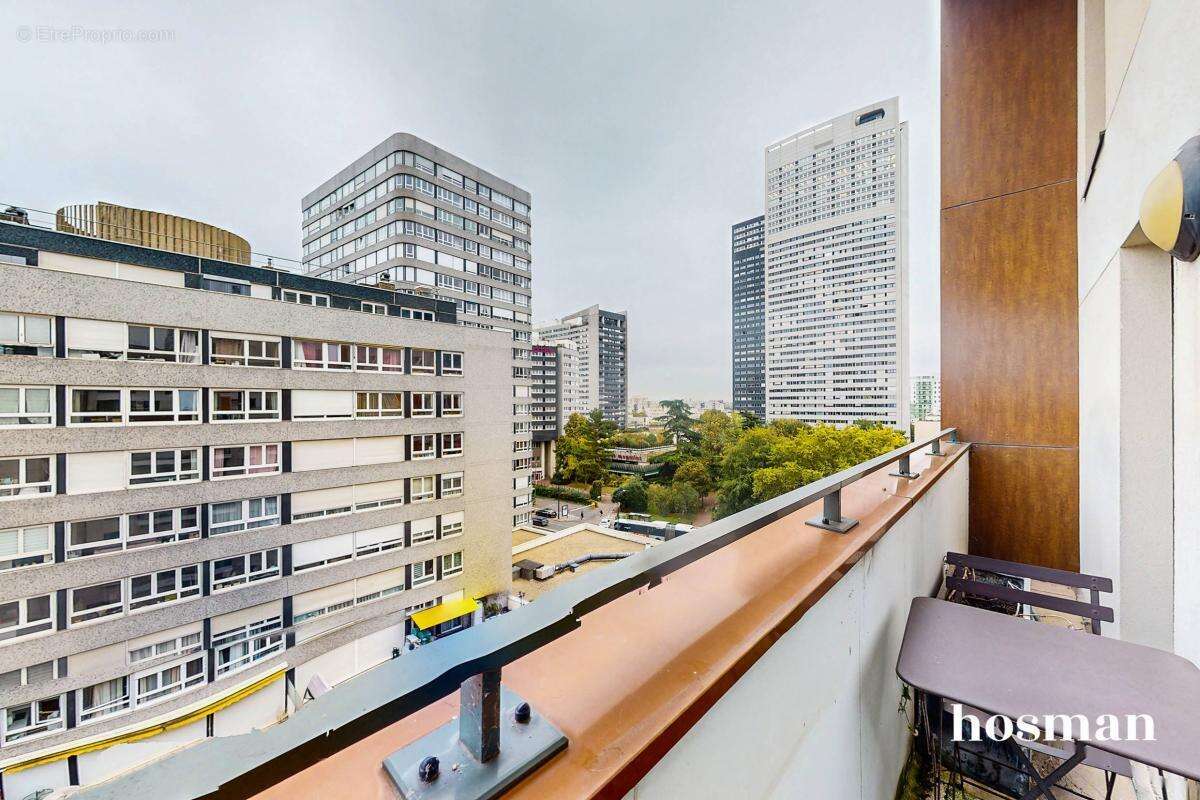 Appartement à COURBEVOIE