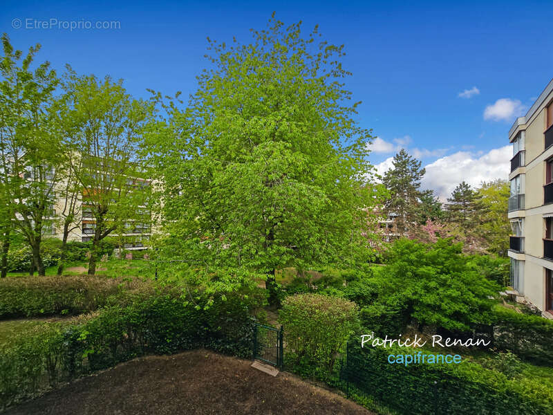 Appartement à FONTENAY-LE-FLEURY