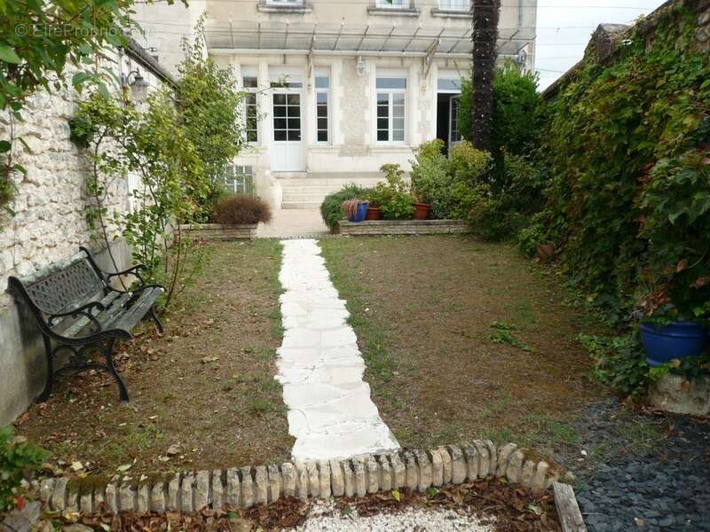  A Vendre Maison BOURGEOISE COGNAC Proche Centre Ville  - photo 16