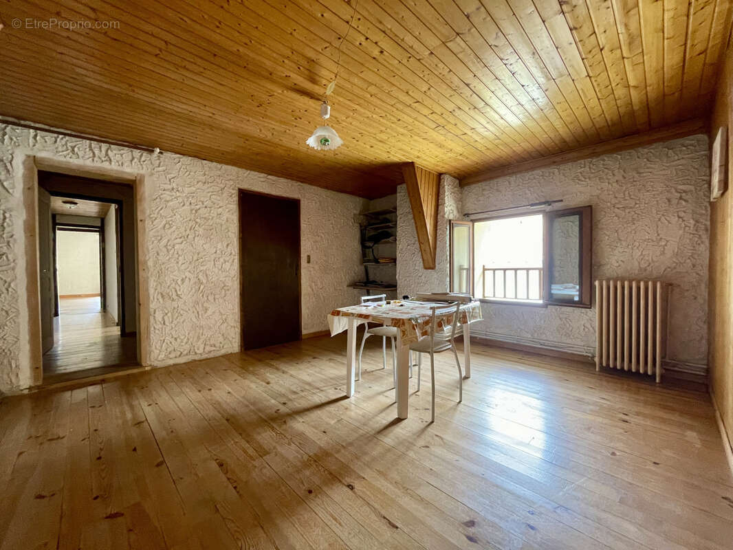 Maison à VIC-EN-BIGORRE