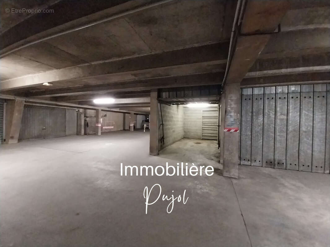 Parking à MARSEILLE-10E