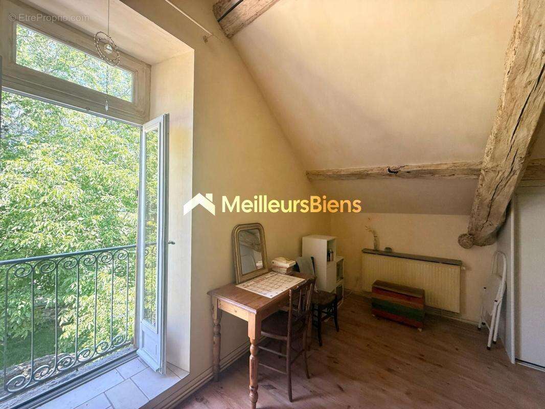 Maison à SAINT-JUST-SUR-VIAUR