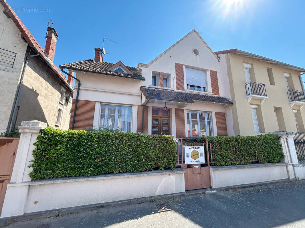 Maison à MONTLUCON