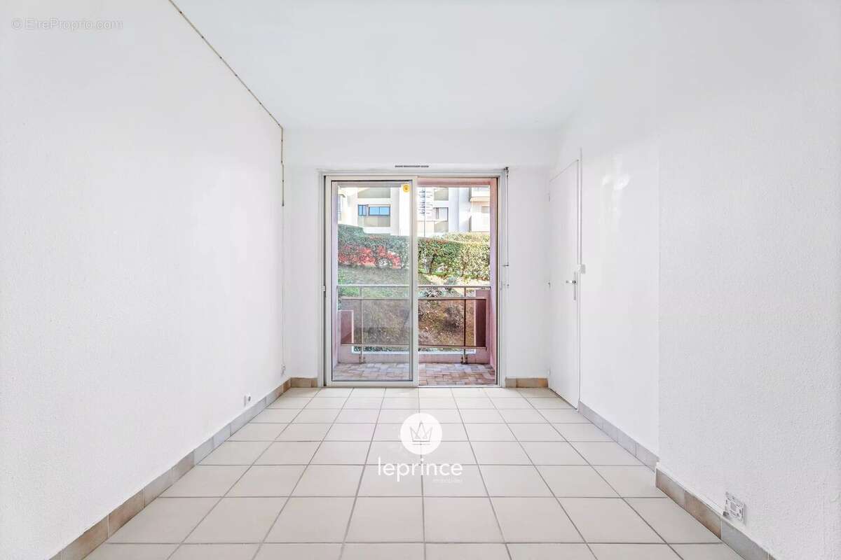 Appartement à VILLENEUVE-LOUBET