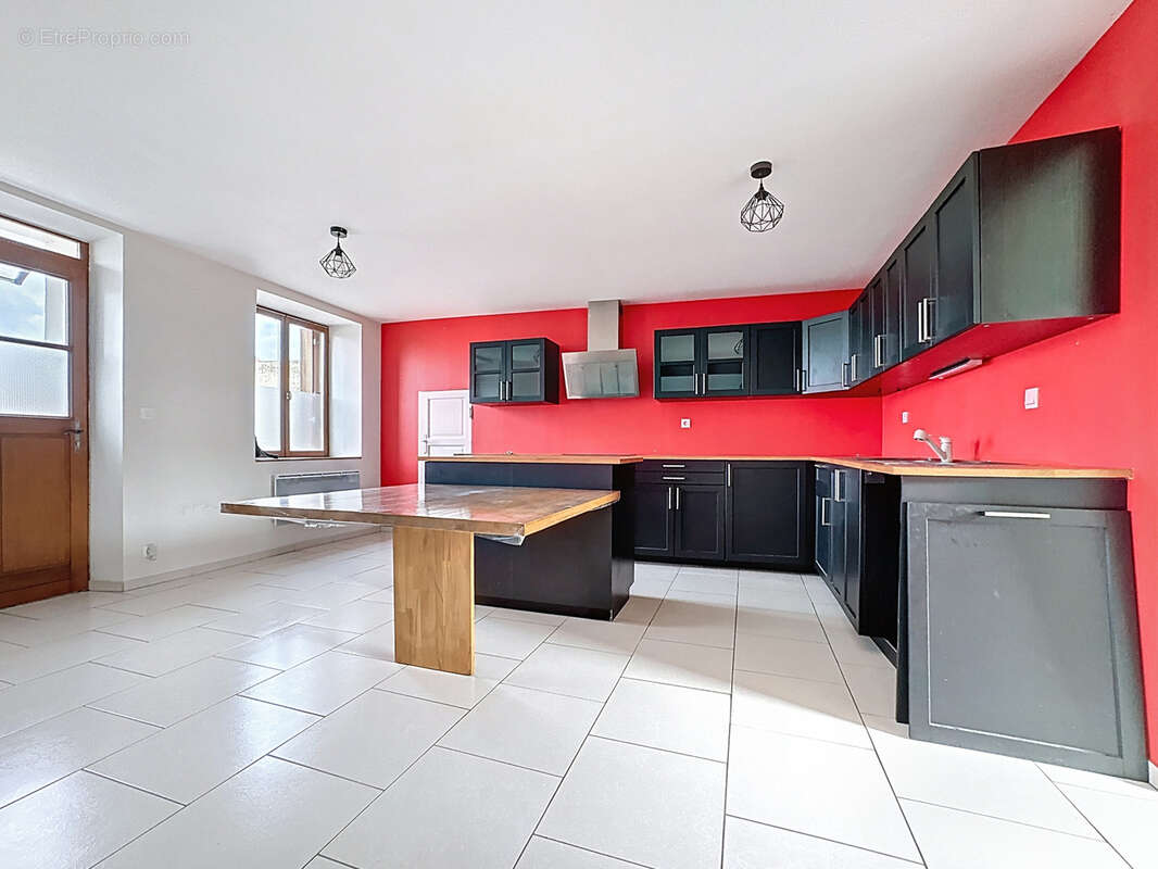 Maison à MONTMIRAIL