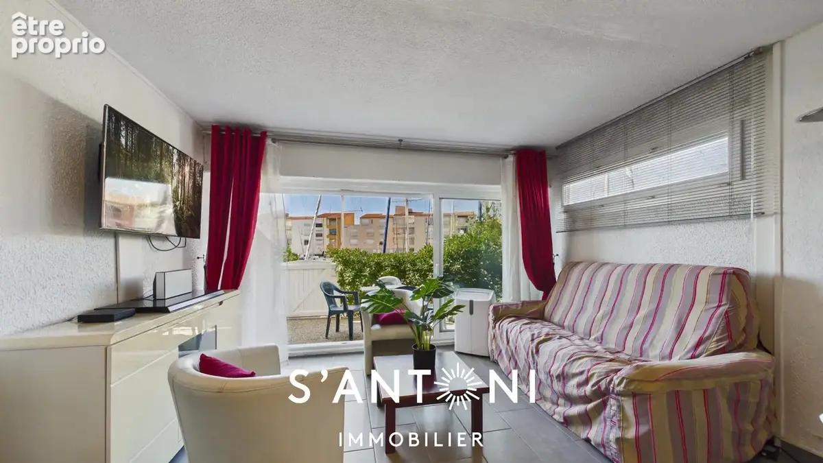 LE CAP D' AGDE - Avant Port - Magnifique Appartement de type T2 + Cabine - vue d' exception - Parking - Cellier - Cave - photo 4