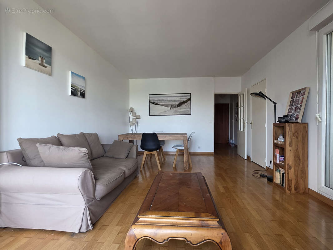 Appartement avec terrasse - 69 m2 - 3 pièces - photo 4