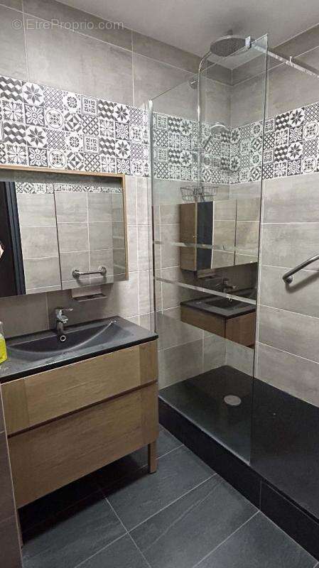 Appartement à DECINES-CHARPIEU