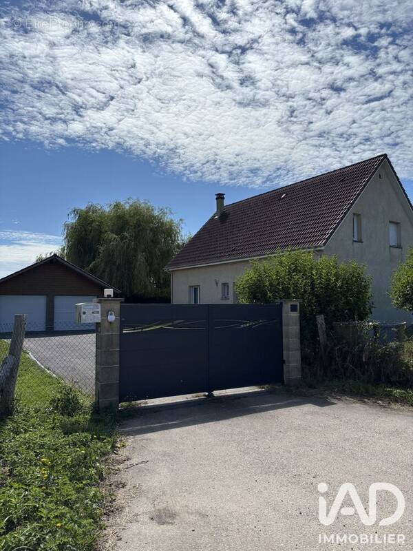 Photo 1 - Maison à THIERVILLE