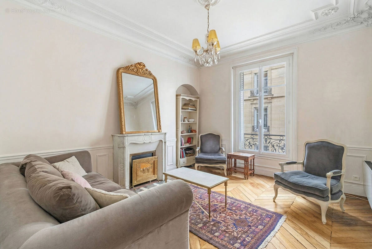Appartement à PARIS-17E