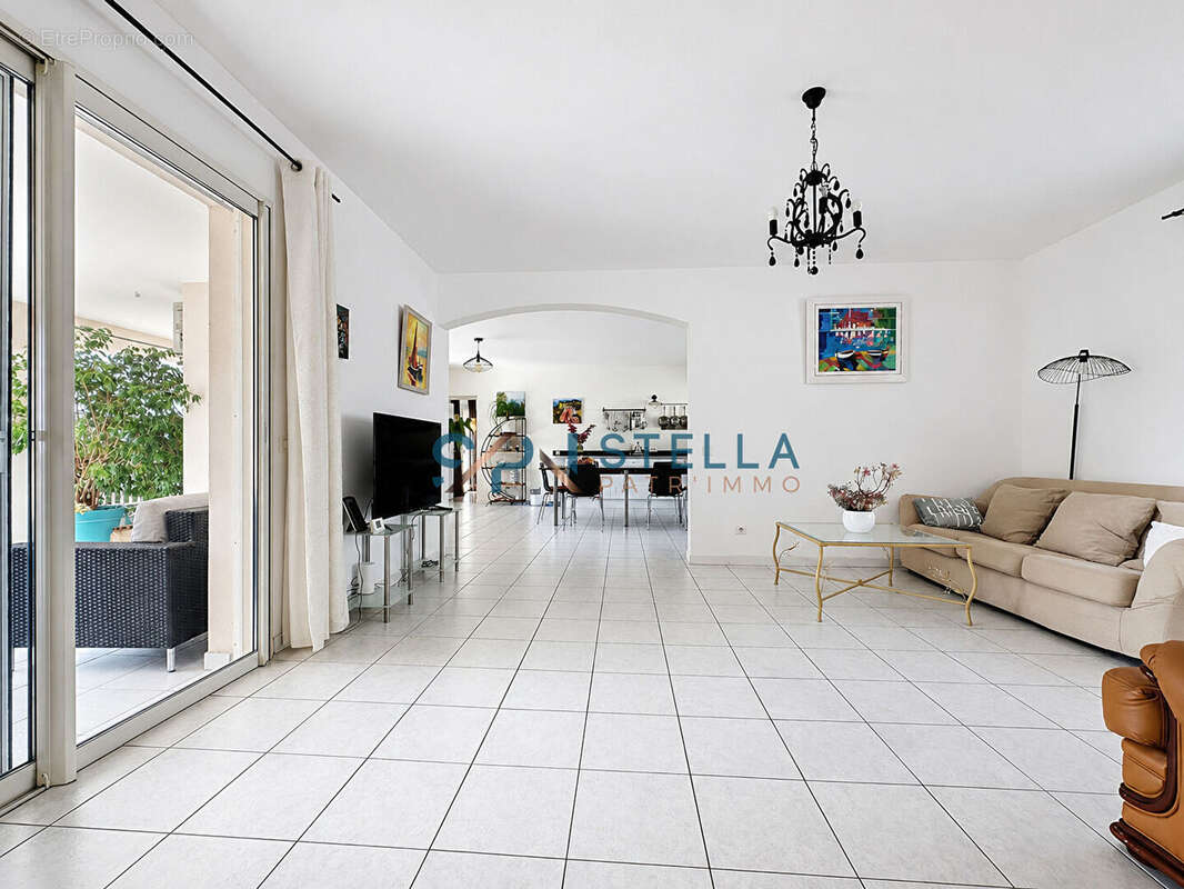 Propriété vue mer panoramique - 270 m² habitables et plus de 3 000 m² de terrain : une propriété rare à Calcatoggio - photo 7