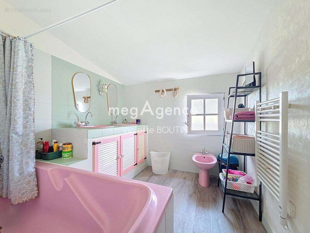 Maison à LE PUISET-DORE