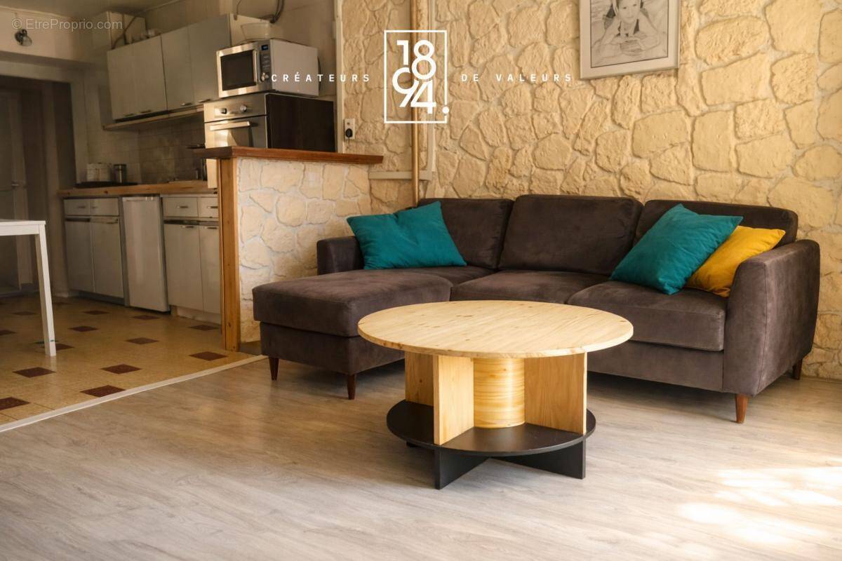 Maison à LA MOTTE-D'AVEILLANS