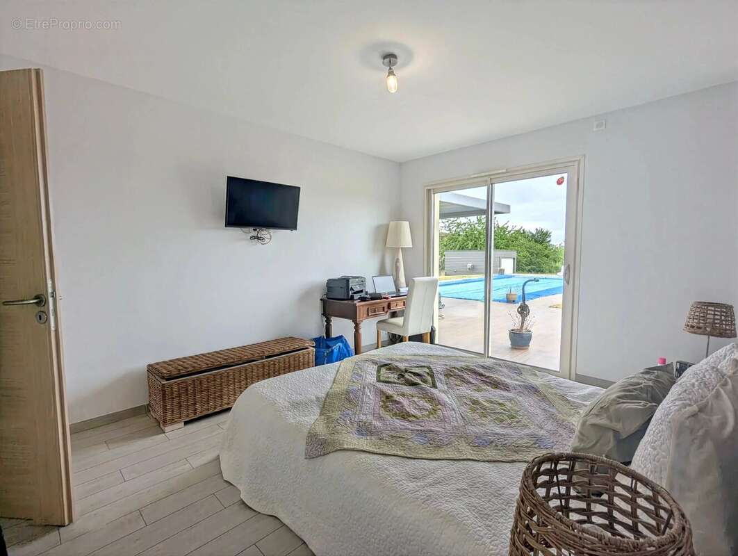 Propriété contemporaine de 4 chambres avec piscine et efficacité énergétique exceptionnelle A+, idéalement située à distance de  - photo 5