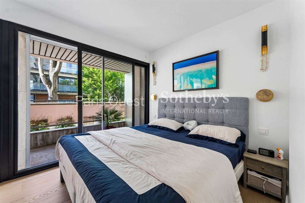 Appartement à NEUILLY-SUR-SEINE