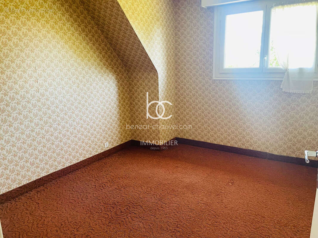 VENTE Maison de Charme SARZEAU  4 Chambres  Terrain 1300 m² Constructible  Proche Plages & Commerces  56370 - photo 7
