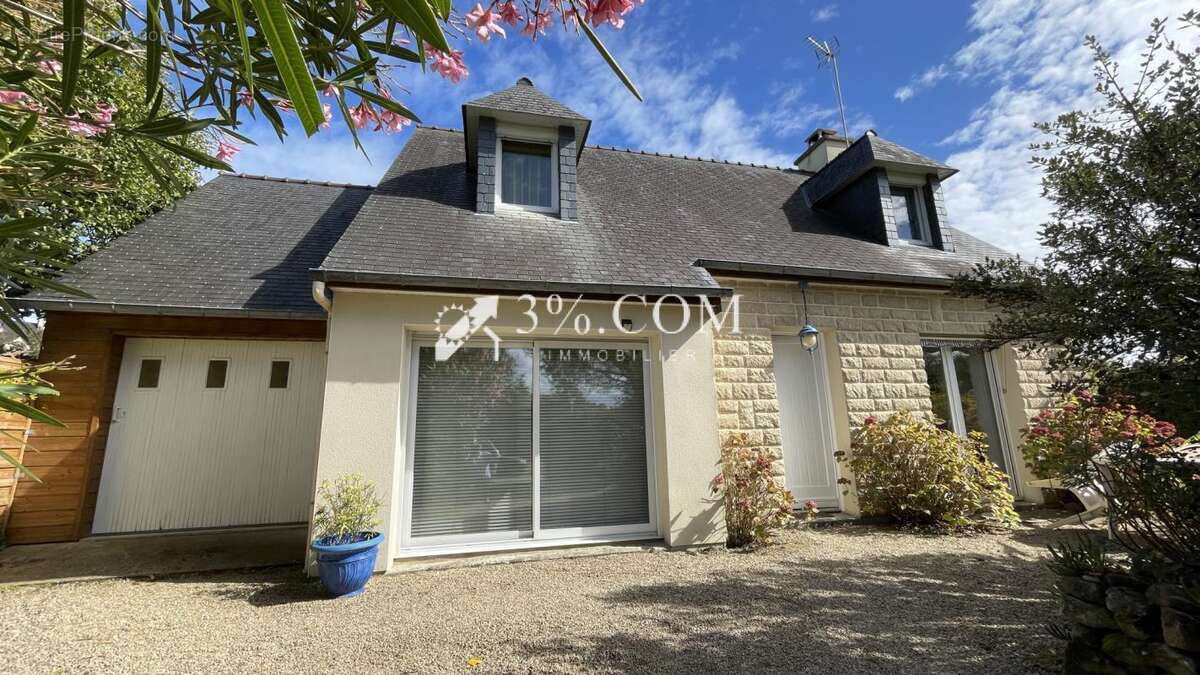 Maison à LARMOR-BADEN