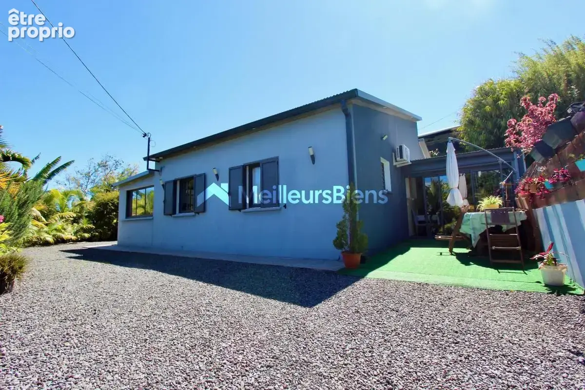 Petite-Île – Piton Goyaves 97429 - Maison contemporaine de 2020 de plain-pied sur 730 m² de terrain - 489 000 € - photo 2