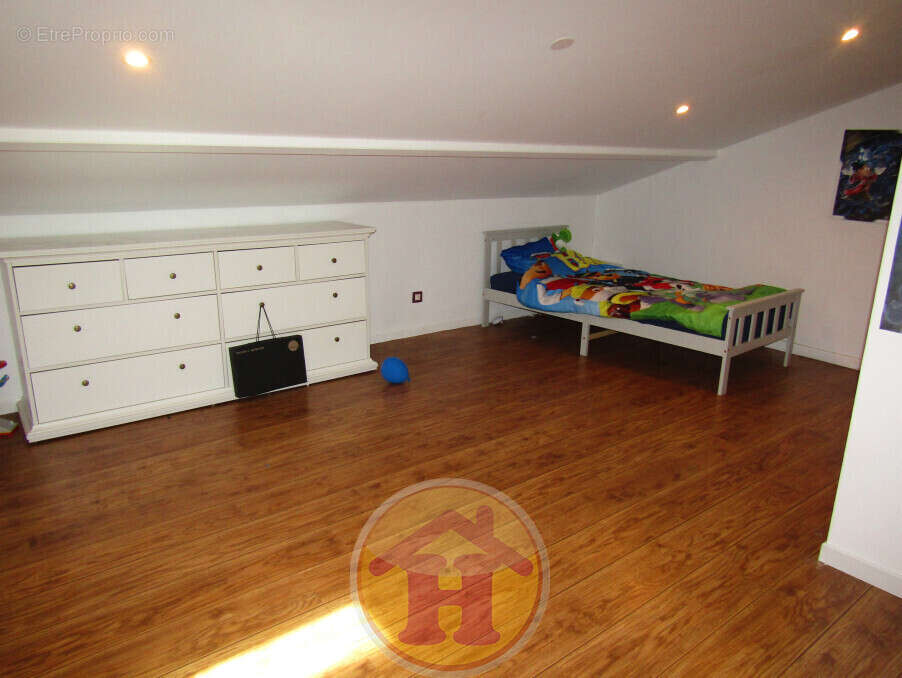 Maison à SAINT-MARTIN-DE-JUSSAC