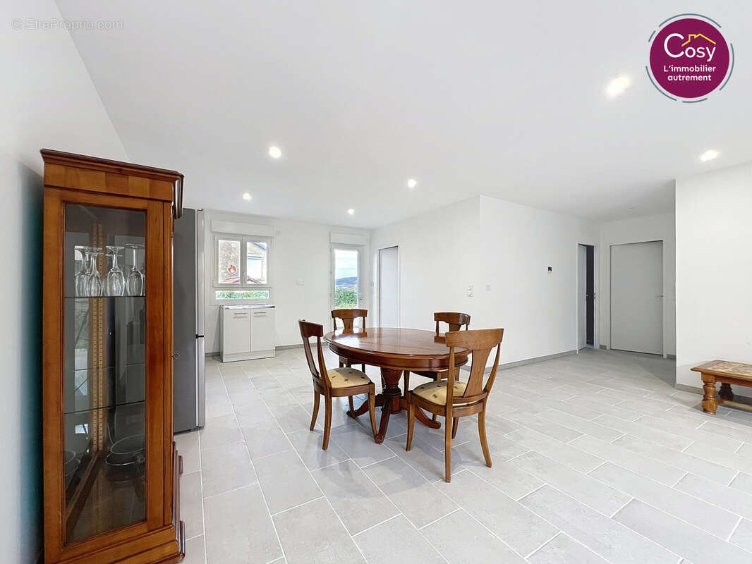 Maison à VILLENEUVE-SAINT-GERMAIN