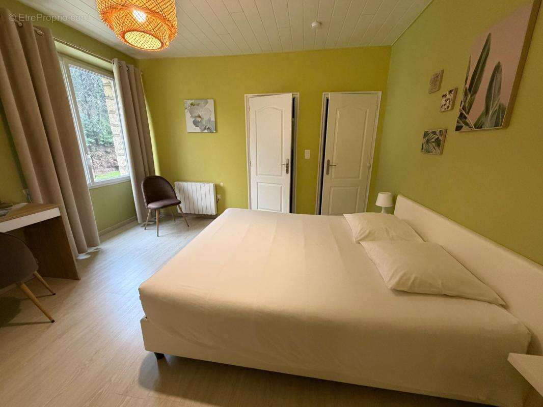 Murs, Fond de commerce, chambres d’hôtes, appartements - photo 11