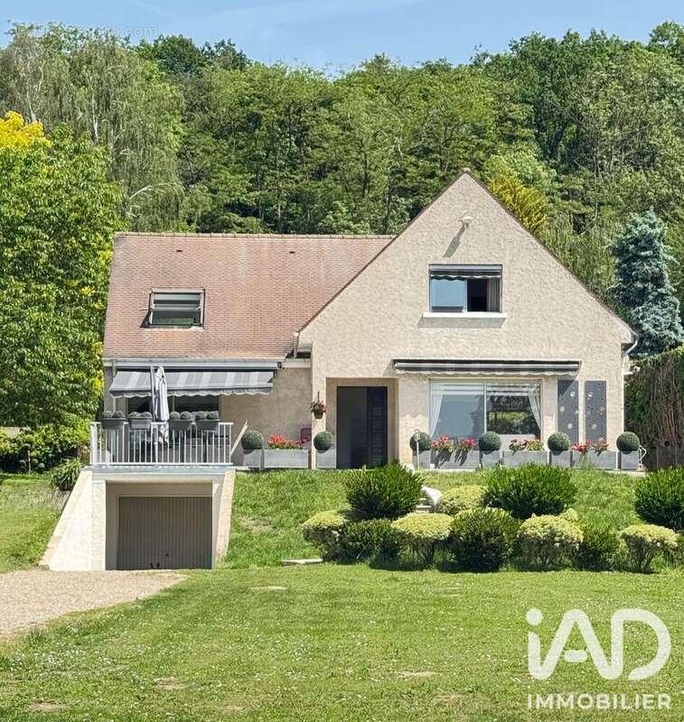 Maison 165 m² à Montfort-L'amaury  - photo 3