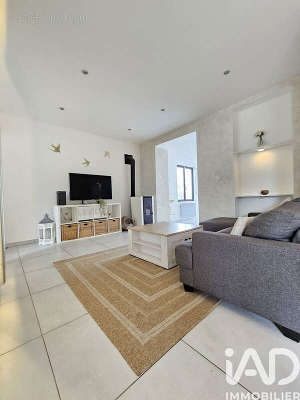 Photo 2 - Maison à MERCY-LE-BAS