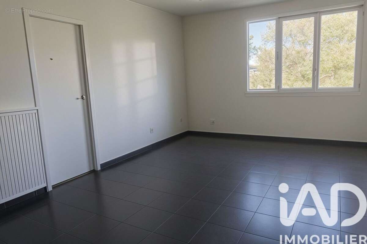 Photo 2 - Appartement à CLICHY-SOUS-BOIS