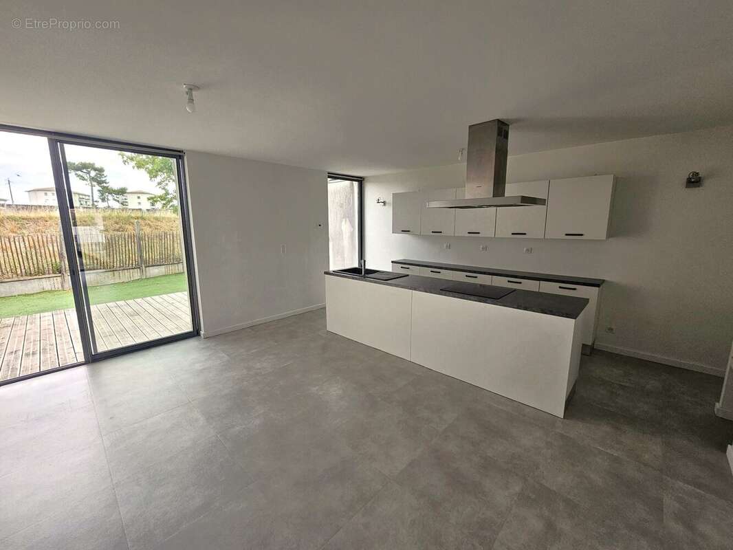 Maison 99 m² à Pessac  - photo 2