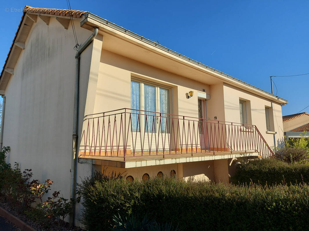 Maison à LES HERBIERS