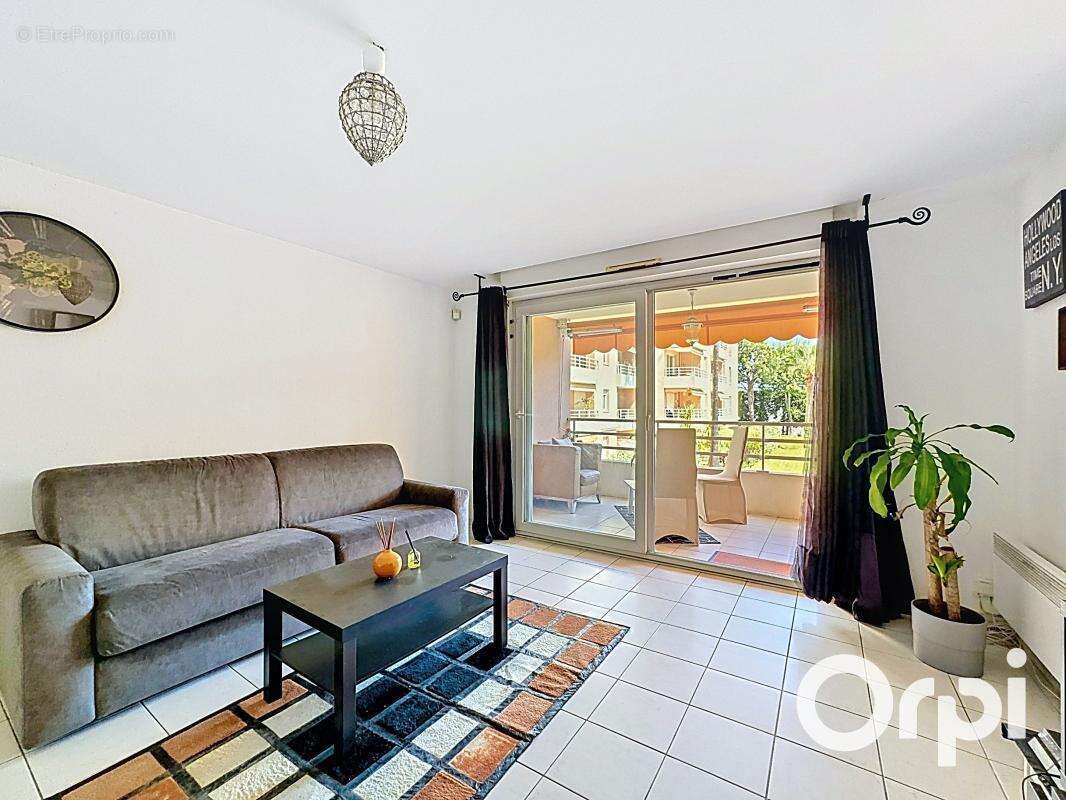 Appartement à VILLENEUVE-LOUBET