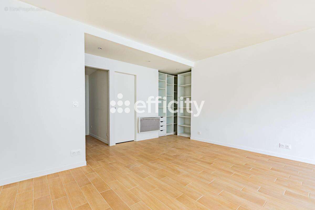 Appartement à LEVALLOIS-PERRET