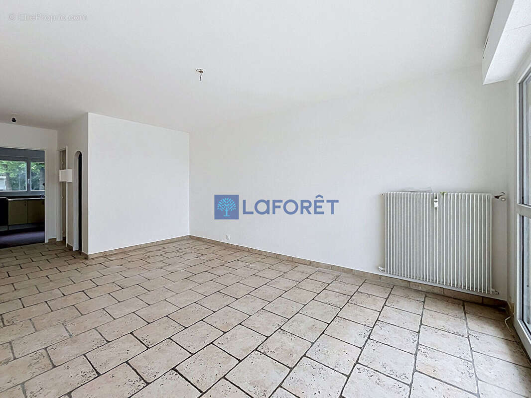Appartement à SAINT-PIERRE-DU-PERRAY
