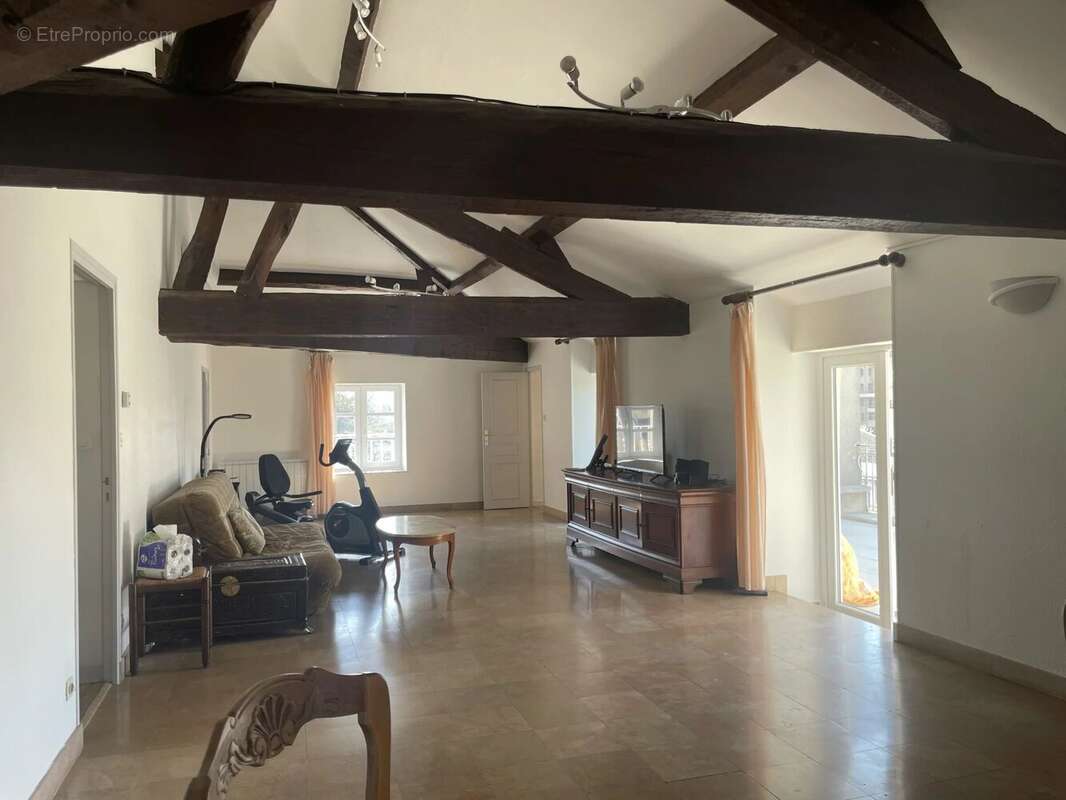 Appartement à CHARNAY-LES-MACON