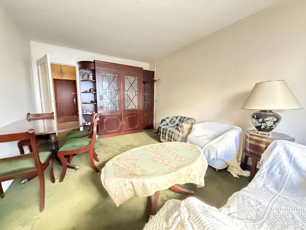 Appartement à PARIS-14E