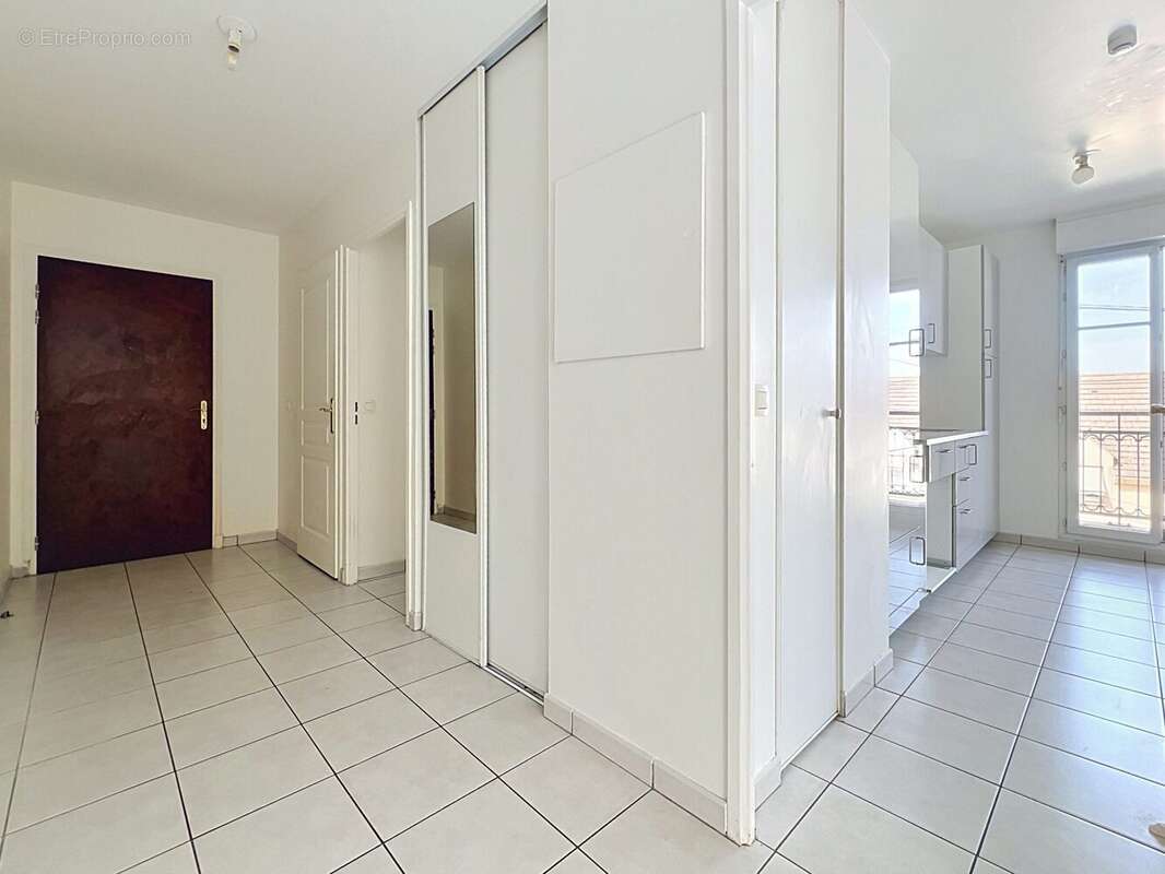 Appartement 65 m² à Chennevieres-Sur-Marne  - photo 9