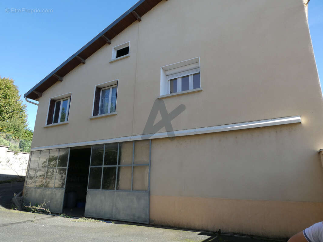 Maison à CHAMBOST-LONGESSAIGNE