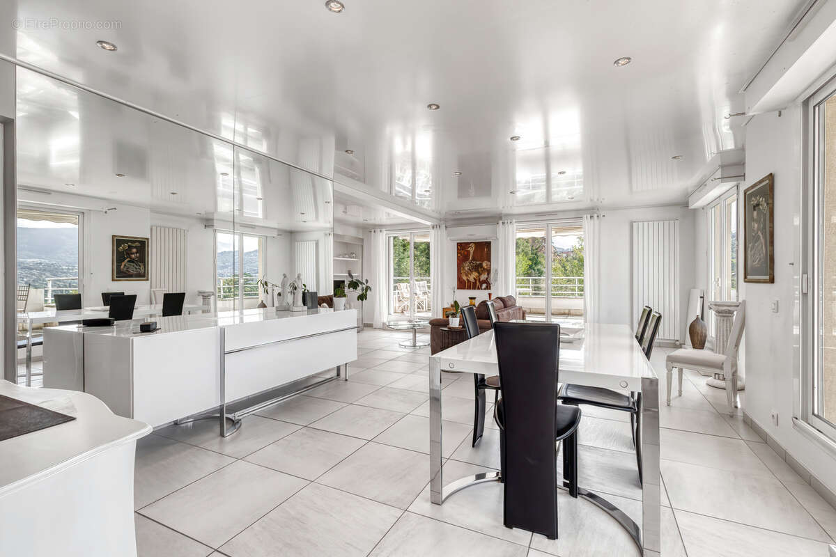 Appartement à JACOB-BELLECOMBETTE